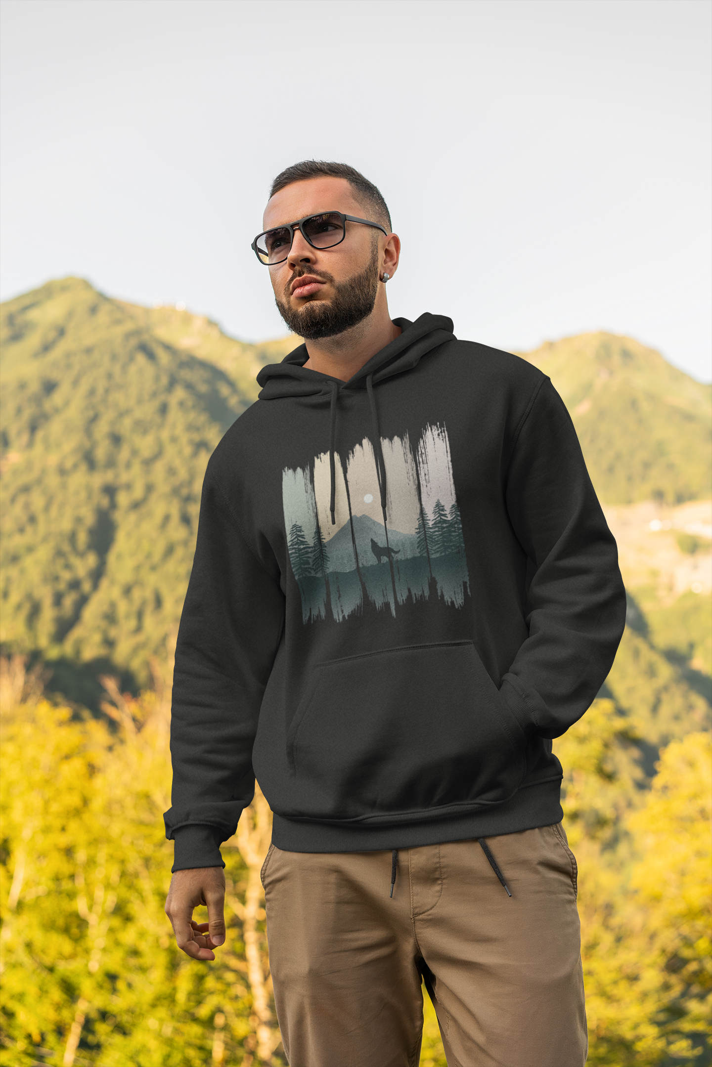 Herren Hoodie mit Outdoor Print "Wolf im Wald"